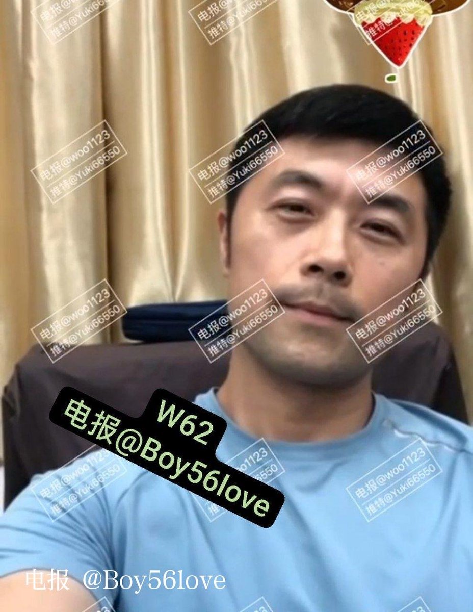 Boy56love's tweet photo. 上海静安广告多毛设计人夫
超级稀罕的多毛人夫，夸张的胸毛腹毛直接覆盖住白皙的皮肤，鸡巴不大但是性欲非常亢奋，龟头被润滑过后狠狠摩擦，好像远程指挥直男龟头责一���，最后喷出的精液多到挂在性感的腹毛上。多量又黏糊～
#帅哥反差 
#人夫感 
#大叔控 
#爷们 https://t.co/3uK7epoLxR