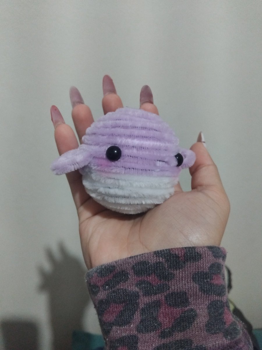 dydythy's tweet photo. Minha preciosa conquistada de forma EDUCADA diferente de uns selvagens ai. Um beijo pra @dazaixtt uma querida que não merecia o destrato que teve na fila https://t.co/1tJHFfiHMN