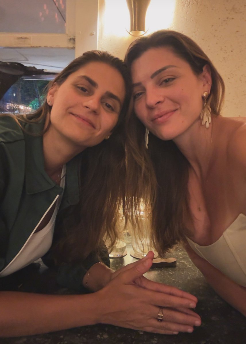 ellanowrs's tweet photo. lindas 🤍 https://t.co/M5SdNxWlMB