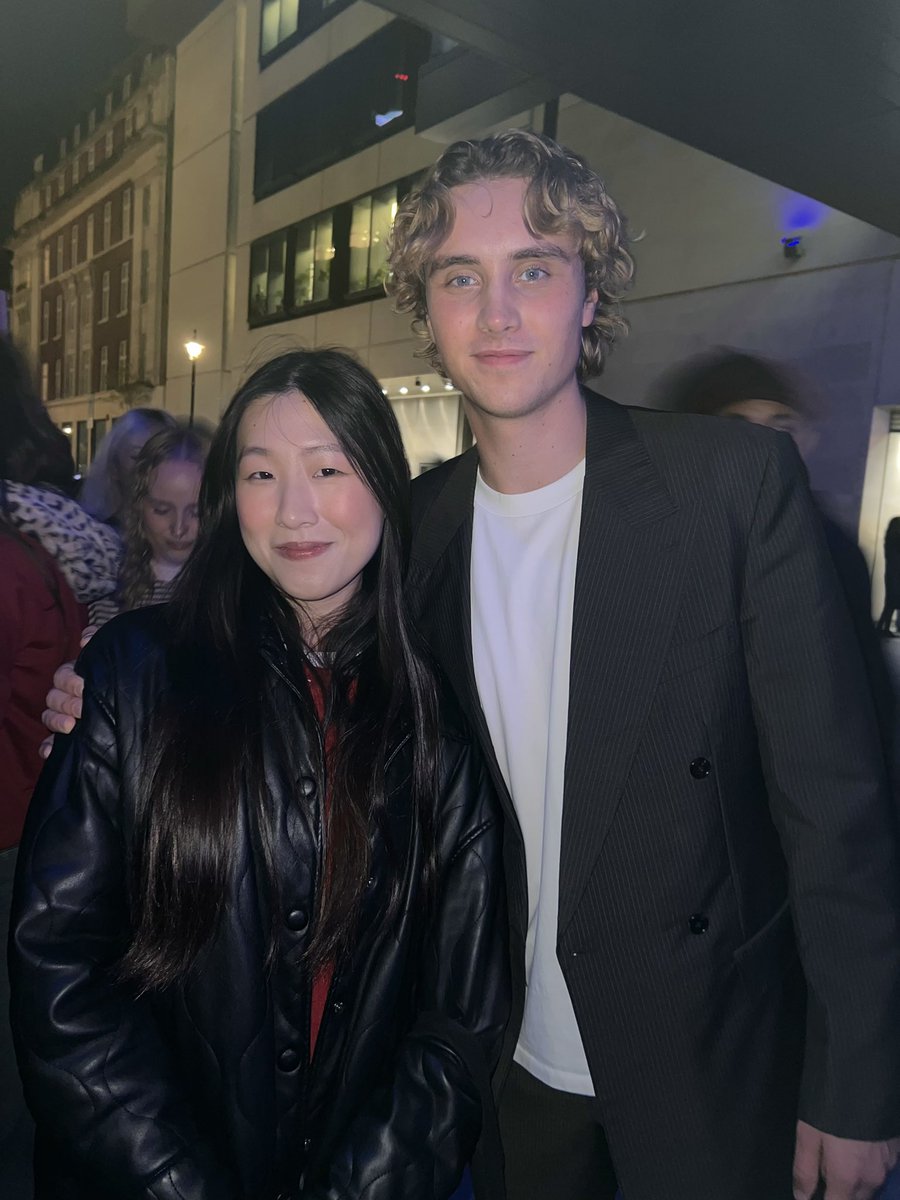 xiw4n's tweet photo. mckenna and joseph! 🩷 the odds WERE in my favour today https://t.co/tuVNfZ3YfX