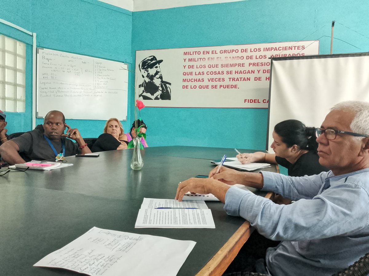 NormaLlerenaPr1's tweet photo. Intercambio con militantes y cuadros del puerto de #Matanzas sobre la implementación de las TES , #MatancerosEnVictoria seguimos creando y resistiendo ante el #BloqueoGenocida  @DiazCanelB @DrRobertoMOjeda @mariofsabines @PartidoPCC https://t.co/GfAqMdIu0y