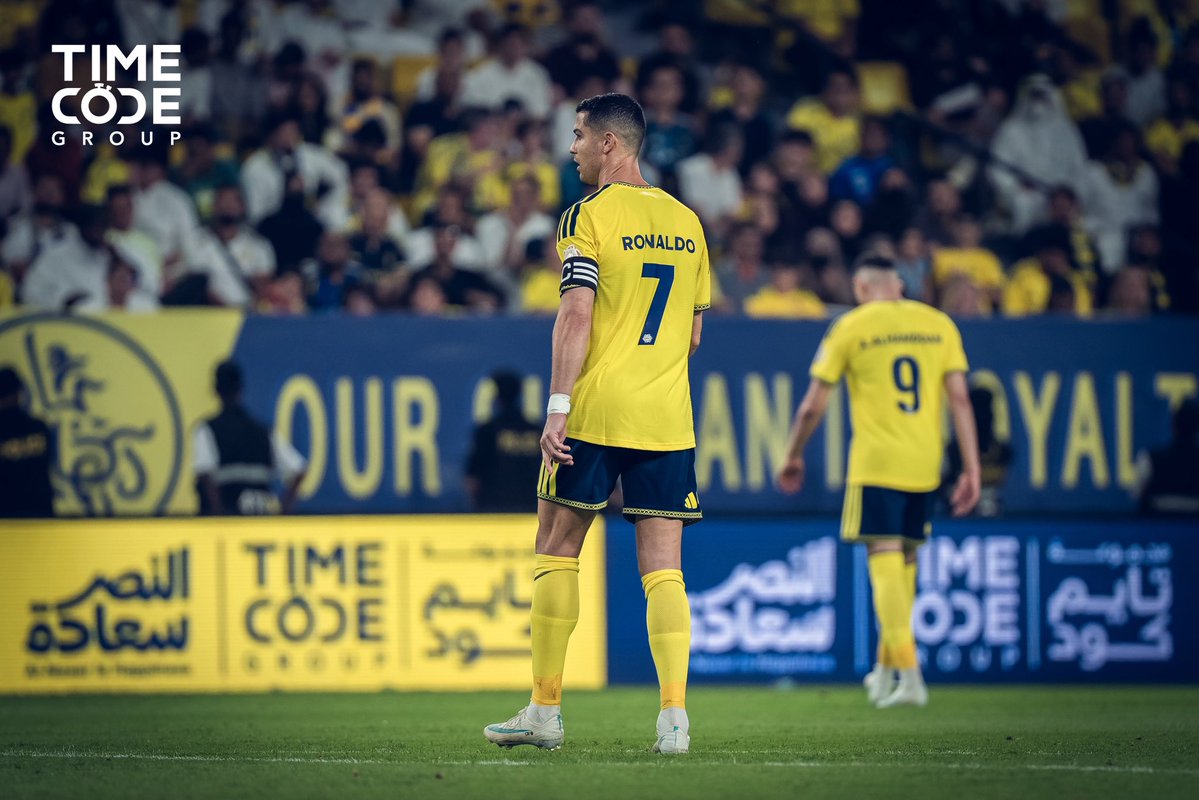 Timecodesa's tweet photo. شفت السعادة يوم عيني شافتك 💛

#النصر_سعادة https://t.co/B5xbcwBLSy