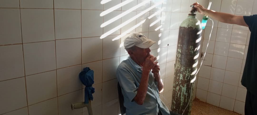 informatico_DGS's tweet photo. Atención al adulto mayor en el Cuerpo de Guardia del Policlínico Dr Cesáreo Sánchez de Pedro Betancourt,para recibir  Oxígeno terapia por indicación médica.
#MatancerosEnVictoria.
#Saludparatodos. https://t.co/o3vEFsBnKQ