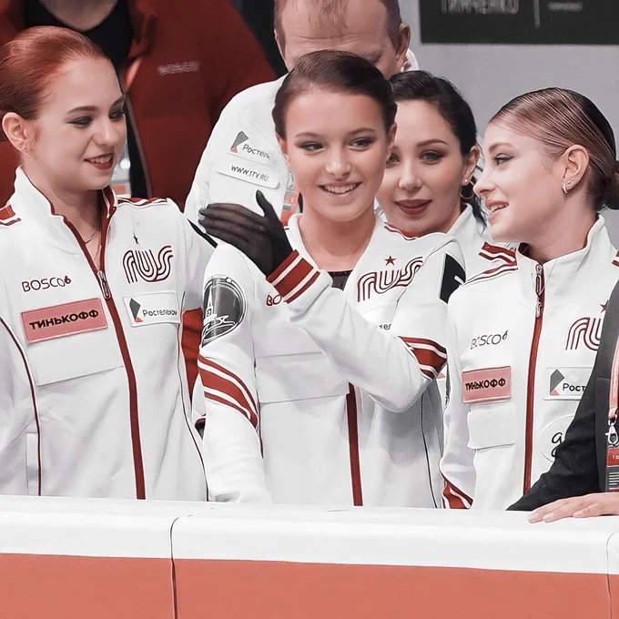 Image from Figure Skating Stuff (@figureskatinghq)