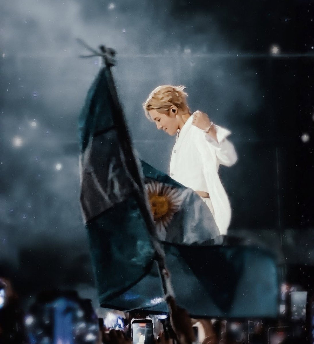 moonofhobi's tweet photo. ESTA FOTO ???????? https://t.co/U0gmhJfhtm