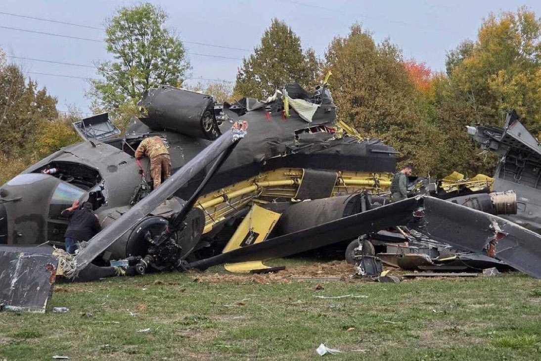 Almohade239206's tweet photo. @SiliconValleyMa Les images après le crash 😔 https://t.co/v0Toyv91Yk