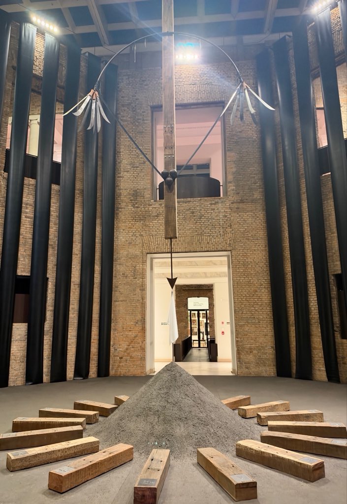 rainbowbts's tweet photo. O NAMJOON NA PINACOTECA AQUI EM SÃO PAULO https://t.co/mDURmeFXg5
