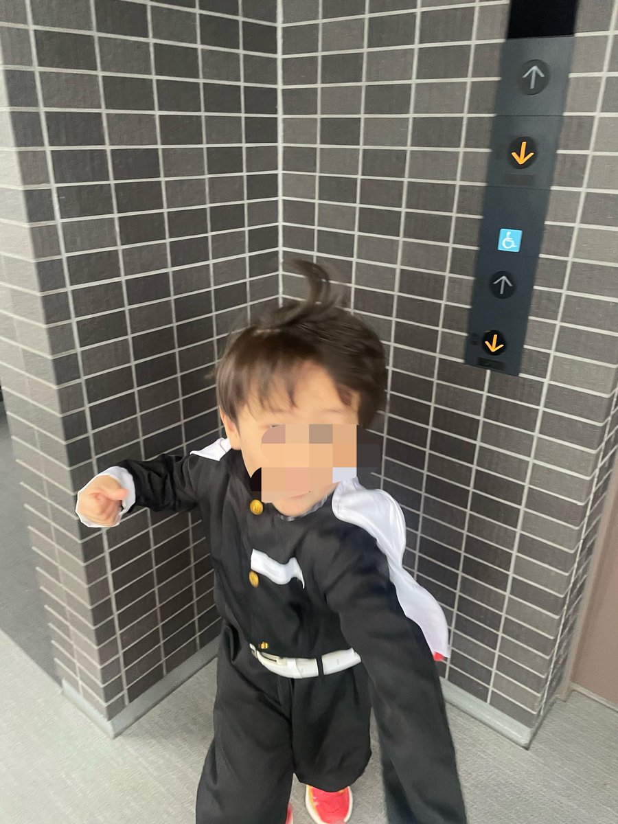 y02y05's tweet photo. 仮装登園の日🔥 https://t.co/dPWMQzgvU2