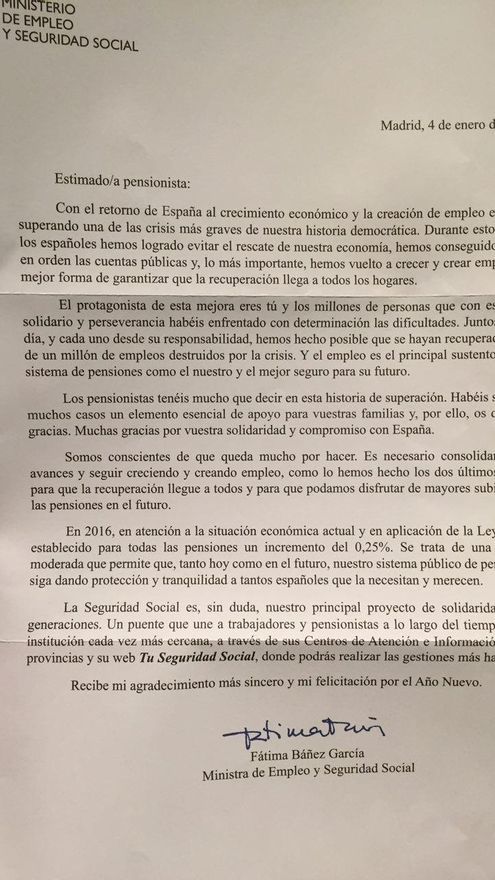 IreneMilln's tweet photo. La carta que Fátima Báñez envió a todos los pensionistas de España, para informarles y (agradecieran) que su Gobierno les subía un 0% la pensión. 
DEP https://t.co/0zi8YjavVo