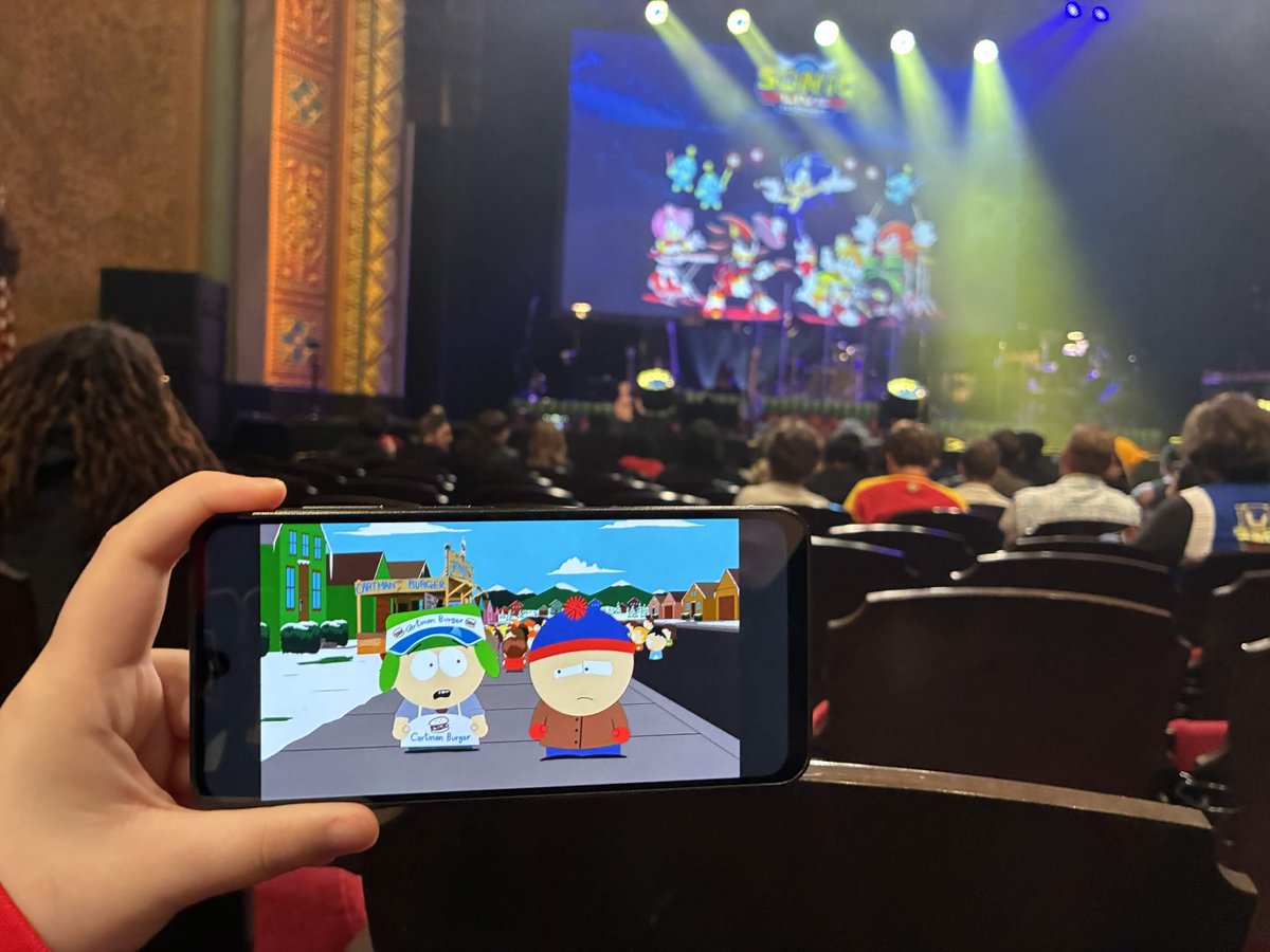 mysterished's tweet photo. i have priorities https://t.co/eD5tmScscd