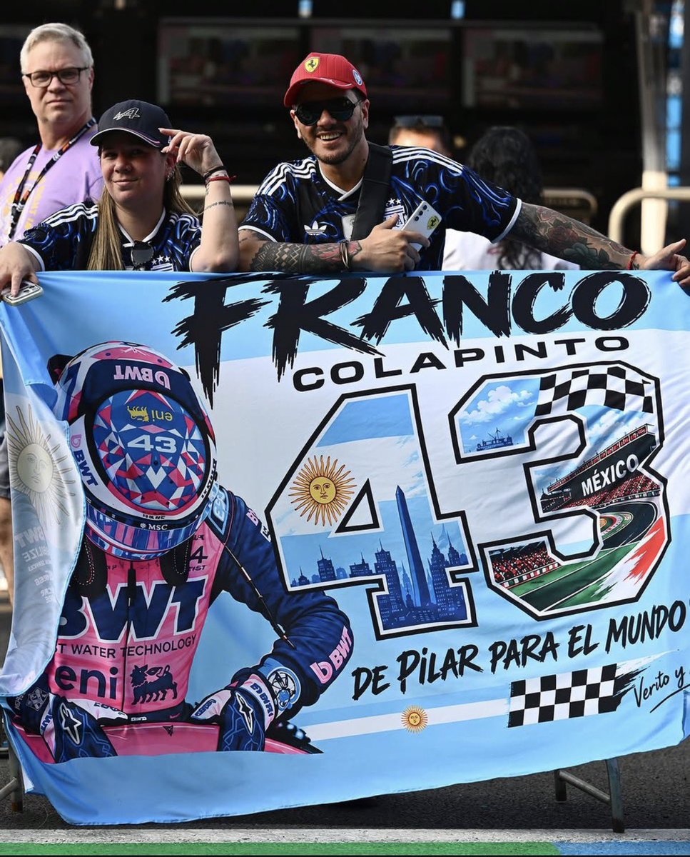 tina43arg's tweet photo. Los que llevaron esta bandera son GENIOS 🫶🏻 https://t.co/cgOpRNiOrY