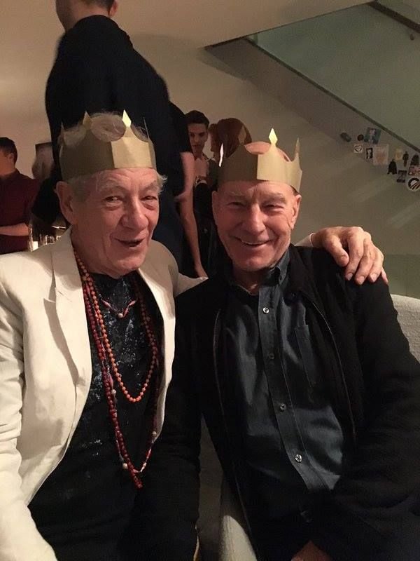 stonersloane's tweet photo. in every universe, charles dies before magneto. i guess ours was next 💔 https://t.co/hwuE4NKKfy