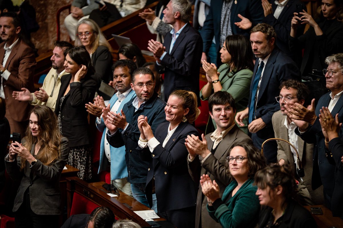 Aurelien_Le_Coq's tweet photo. Une journée, 3 victoires pour les insoumis•es  :

- Une loi pour titulariser les accompagnantes d'élèves en situation de handicap (AESH) et leur garantir un véritable statut de fonctionnaire.
- Une loi pour rétablir le droit commun de la propriété en Outre-mer .
- Une loi pour garantir la gratuité des soins pour les victimes de violences sexuelles. 

 #ChangerLaVie