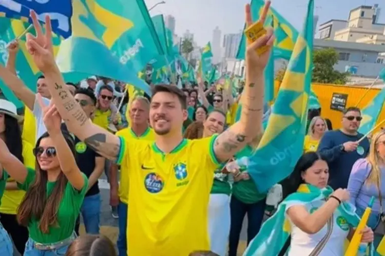NexoPublico's tweet photo. 🚨 Jair Renan (PL) desmente notícia falsa e Correio Braziliense admite que ele não é réu por lavagem de dinheiro. https://t.co/bfvqFKXmN2