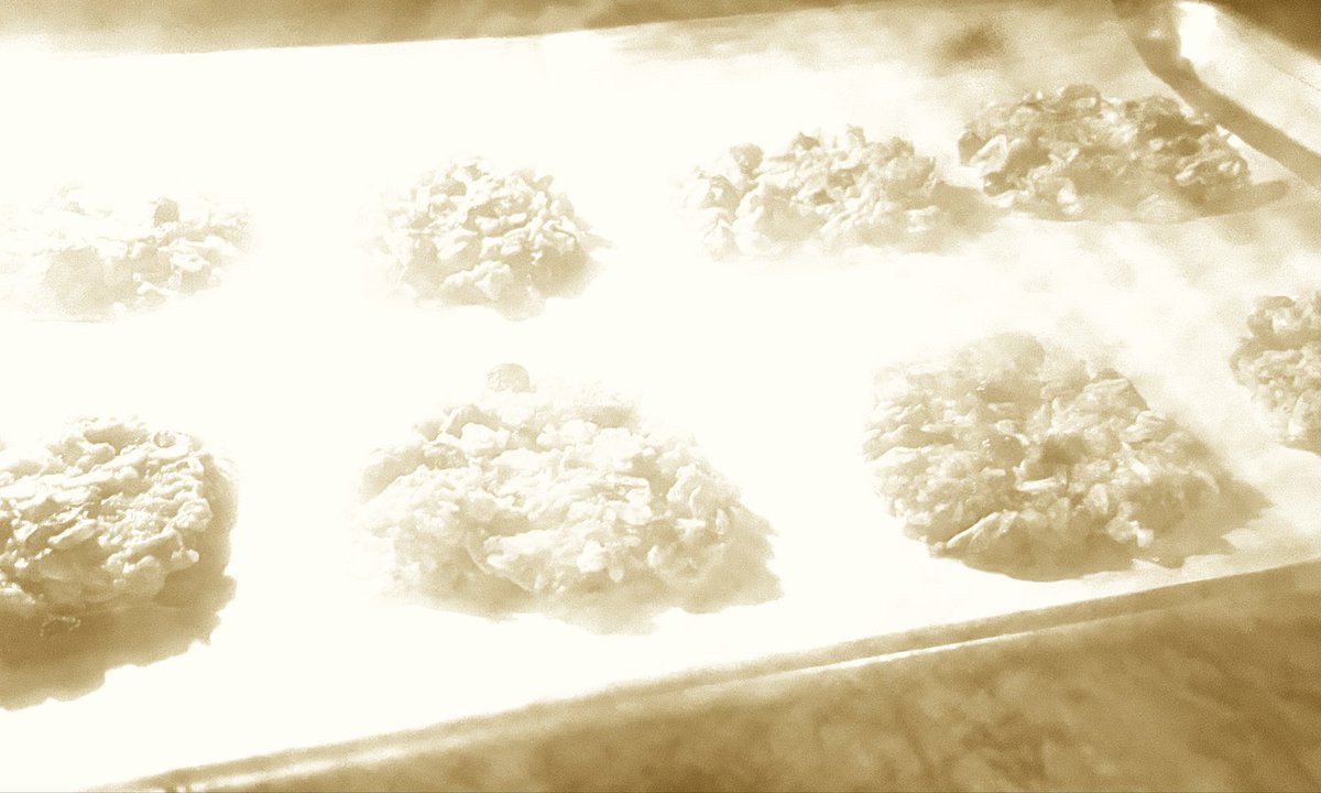 MOSTEXALTED_'s tweet photo. A kind lady she brought me to live with her for now.  I learn to make cookies and measure ingredients! 𑀕𐊿 h𖼞Kᒧ 𑪽᮵᮵Y ,  highle recommend.  Doing this  gives very   warm feelings inside like I wanted my whole life . HAPPY https://t.co/LbHsljU7b1