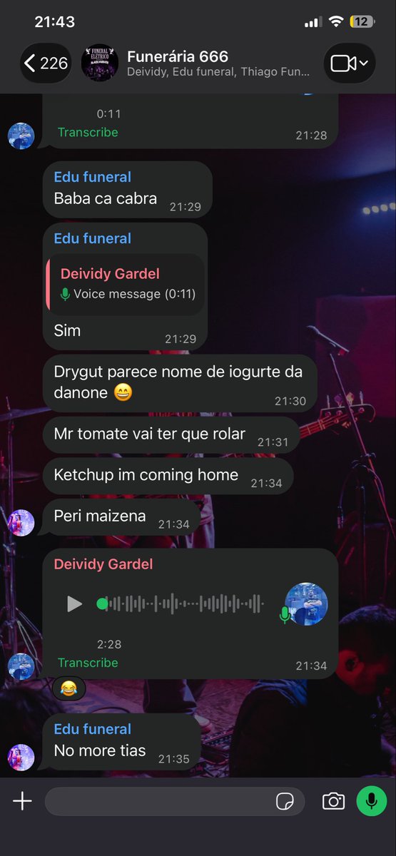 b4ssfamy's tweet photo. Grupo de uma banda de metal, no more tias https://t.co/XumtO4lU0d