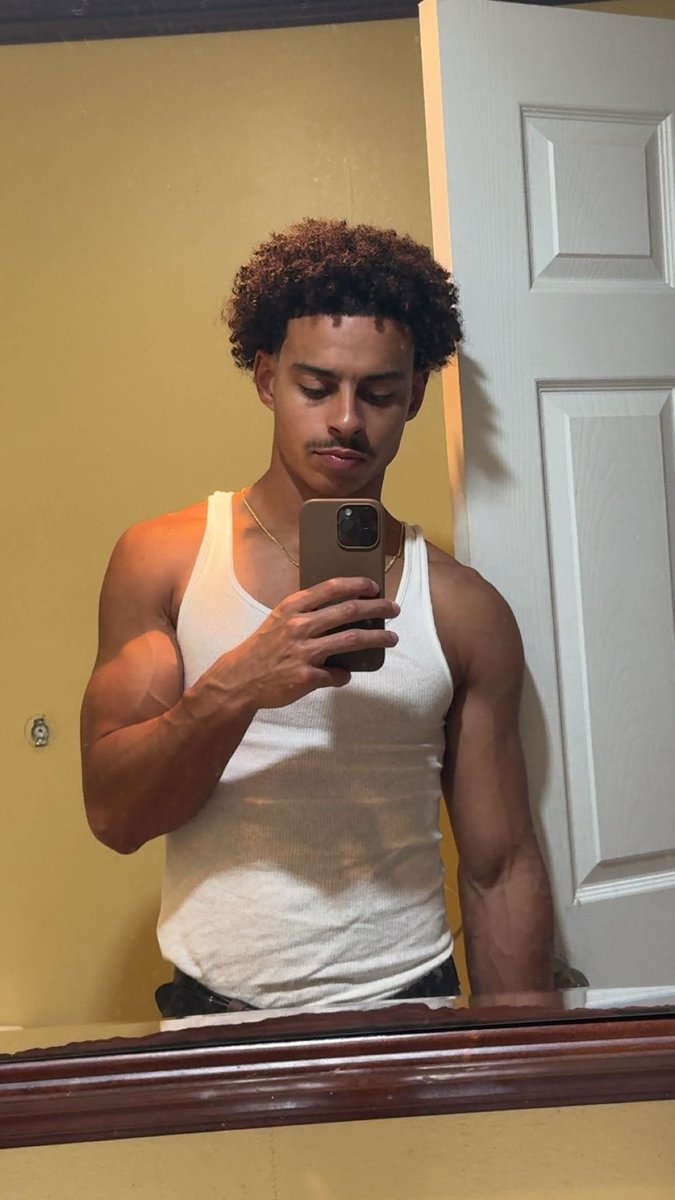 DillonJaden's tweet photo. He is so fine and don’t even know it. https://t.co/Vio66Qn8yI