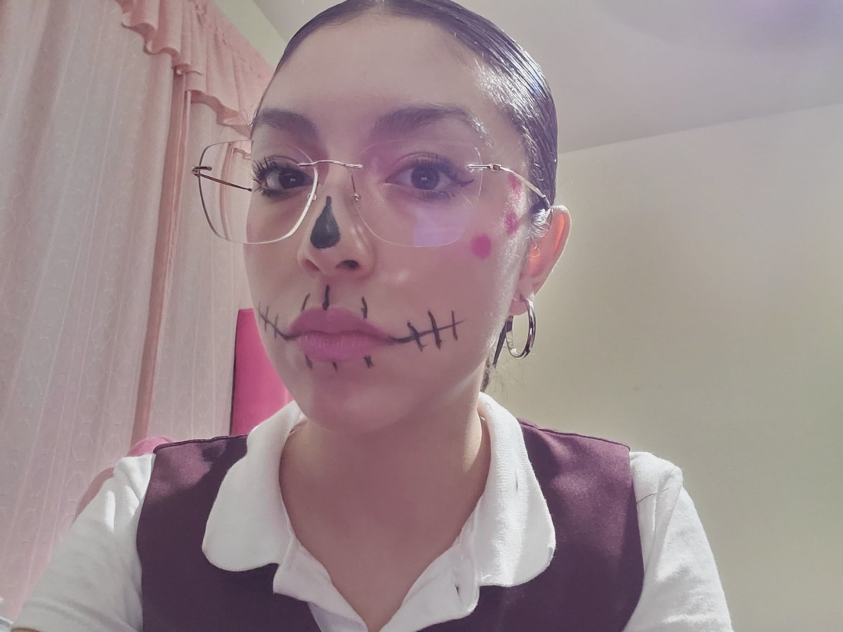 El_ayuwoki666's tweet photo. Soy una catrina https://t.co/lHV79X8cFE
