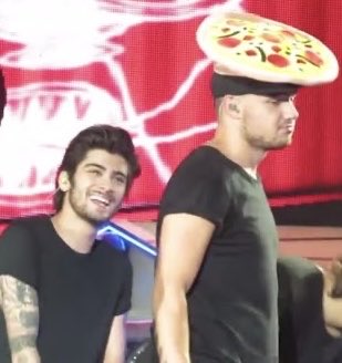 flickerofli's tweet photo. i knew this moment reminded me of something 🥹 https://t.co/lyOAJYiwGV