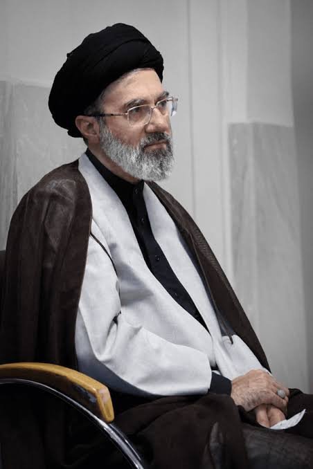 shabim1367's tweet photo. آقا جان، پیام شما چراغ راه ماست؛ با ایمانی راسخ، اندیشه‌ای پویا و اراده‌ای استوار، برای ساختن ایرانی قدرتمندتر قدم برمی‌داریم.
#هم_عهدی https://t.co/oqb58vCSKz