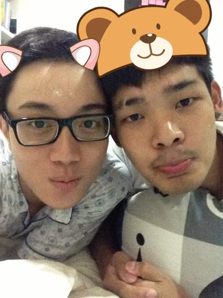 JamesPongsapak's tweet photo. Happy Birthday พูดคำนี้กันมากี่ครั้งละนะ 🎂🥳💕 @chalarmp23 

ขอให้เป็นปีที่ใจดีกับเธอ…และฉันด้วย😂 จะจับมือเดินไปด้วยกันในทุกพาร์ทของชีวิตเหมือนที่ผ่านมาแหละจ่ะ

ดีใจนะที่ปีนี้ได้อยู่ด้วยกันในพาร์ทการทำงานด้วย ไม่คิดไม่ฝันเลยจริงๆ มันอุ่นใจแบบบอกไม่ถูก ได้ทำสิ่งที่รัก ได้เป็นตัวเองเต็มที่ แบบไม่ต้องฝืนหรือพยายามเป็นใคร และก็ดีใจที่มีหลายๆคนให้โอกาส ให้พื้นที่ตรงนี้กับพวกเรา สัญญาว่าจะพัฒนาตัวเองเรื่อยๆแบบเยอะๆ  จะไม่ทำให้คนที่ซัพพอร์ตฉลามเจมส์ผิดหวังแน่นอนคับ 💕