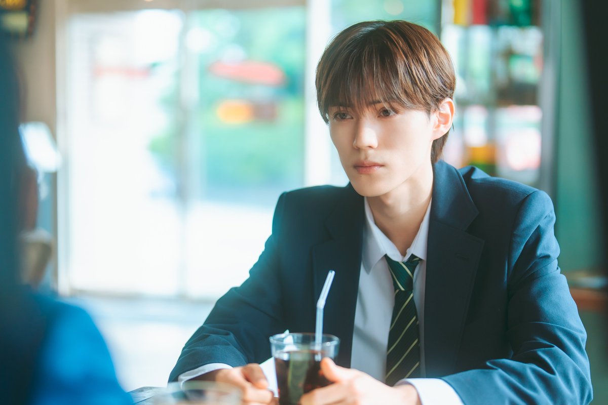 asahi_tv's tweet photo. ／
『#修学旅行で仲良くないグループに入りました2』
第3話🏫きょう深夜1時💖
＼

日置(#藤本洸大)は恋人の渡会(#簡秀吉)と
一緒にいる時間が増え、

渡会の至れり尽くせりの溺愛を浴びまくっていた🫣

しかし、ある日の放課後
渡会が中学時代の元カノと密会…!?

#ドラマ修学旅行
#桜木雅哉 #福田歩汰 #清水海李