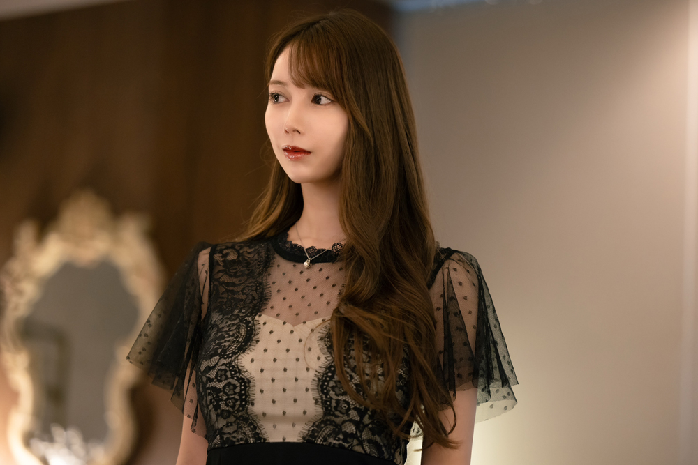 oricon's tweet photo. 📺ドラマ『女帝』第3話あらすじ
⠀
彩香（齊藤なぎさ）、直人（Travis Japan中村海人）の正体に衝撃❗️ミナミの妖怪（小沢仁志）指名獲得に名乗り
https://t.co/yqPFoXtFJ0
⠀
#女帝 https://t.co/Za68Xah2Mk