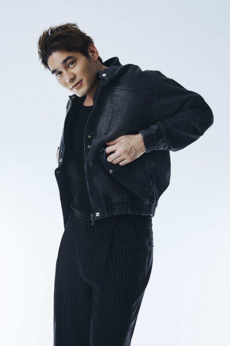 spi_bot_william's tweet photo. 本日、30代最後となる39歳の誕生日を迎えました。

たくさんのお祝いメッセージをいただき、本当にありがとうございます。

「39歳、30代最後なんだな…」と、少し感慨深い気持ちもありますが、今日という日を元気に迎えられたことに感謝し、昨日までの自分や、これまで支えてくださった皆様に感謝する日でもあると思っています。

そして、今日からまた新しい景色へと踏み出す第一歩の日。

そう考えると、何歳になっても誕生日は特別で、大切にしたい一日です。

今日までたくさんの方々に支えられてきたことへの感謝を忘れずに、これから見る次の景色が、今まで以上に素晴らしいものになるよう、日々努力していきたいと思います。

引き続き、どうぞよろしくお願いいたします！