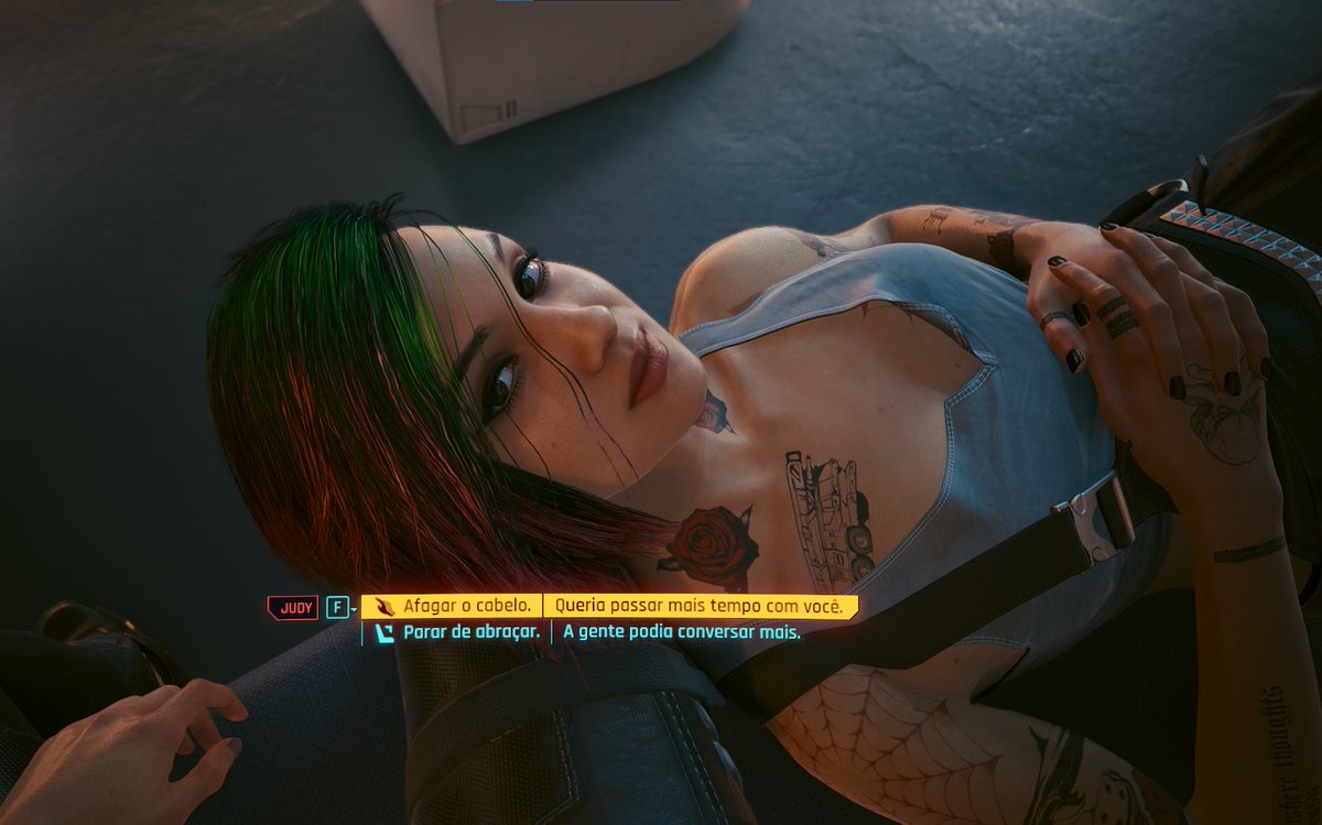 vivianemeninea's tweet photo. jogar cyberpunk é de fato uma experiência https://t.co/t4kalZZAOz
