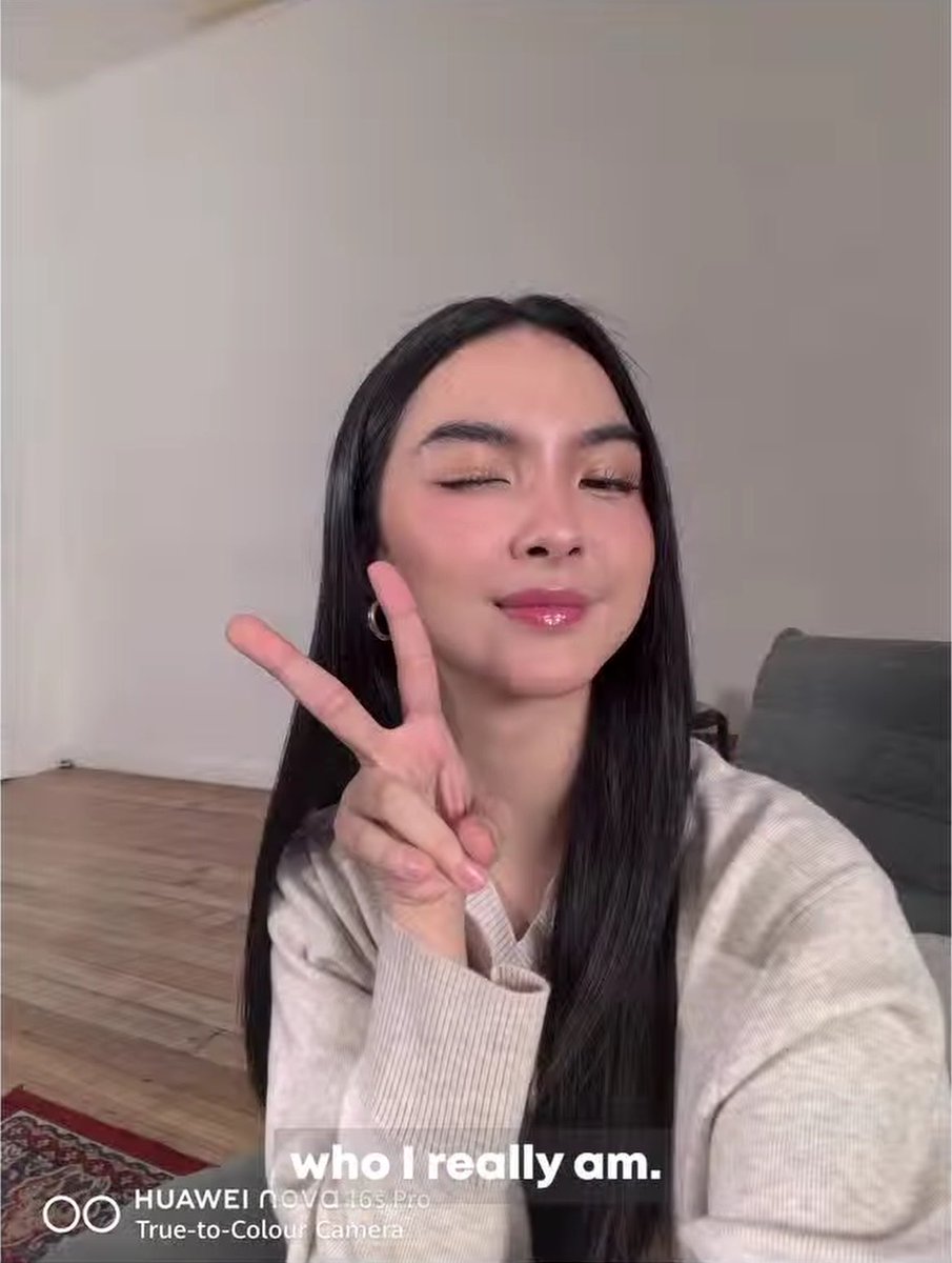 krispykaisha's tweet photo. kai x huawei !! https://t.co/4F5UYXKvWI