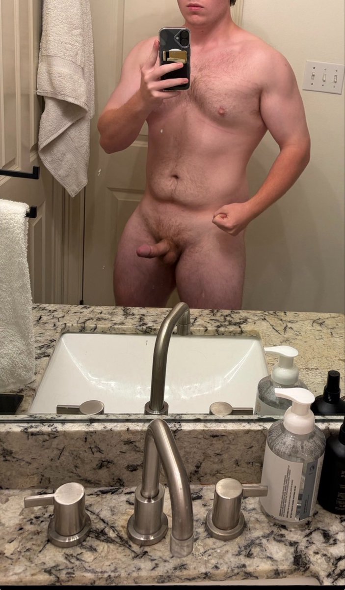 DirtyBubble_17's tweet photo. Dm me #horny #nsfw https://t.co/07XH99gYLT