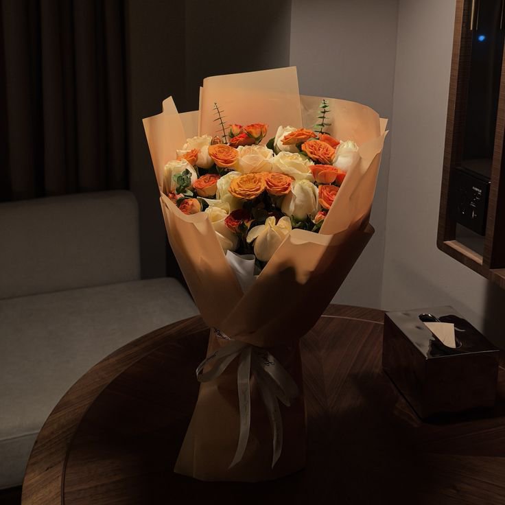 hrtz2ev's tweet photo. park jongseong as flower boutique https://t.co/vcI1lLhp4k