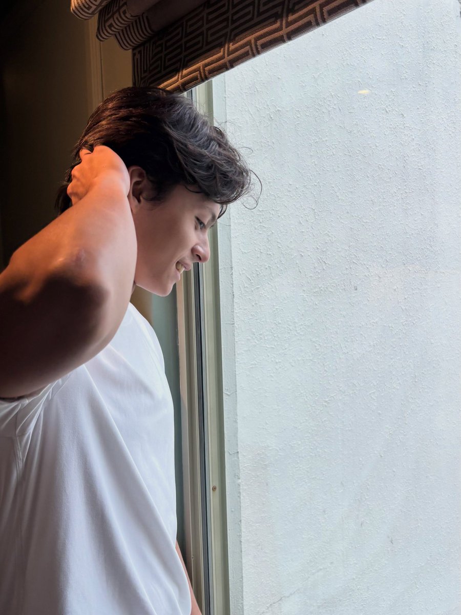 indaylustayy's tweet photo. Ito yung tipong kahit walang ginagawa, nakakakilig. Ano bang klaseng kapangyarihan 'yan, Ethan??? 😭😩 Ano ba tawag sa fandom niya? Count me in. Chz!

Ang Sporty Palangga ng Bacolod 😍 https://t.co/iZ1mzA0rJm