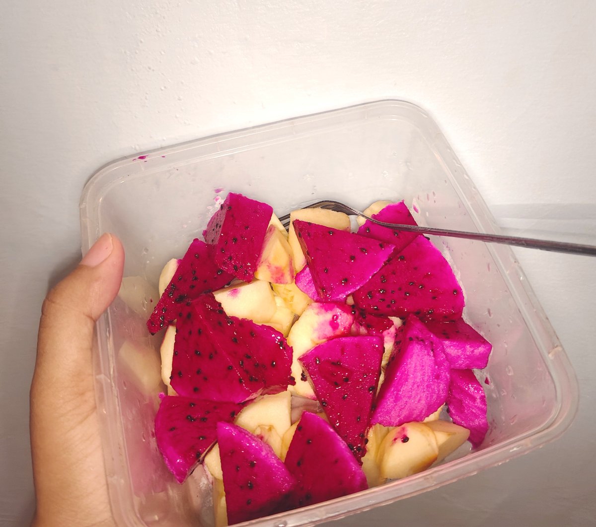 diarynuur's tweet photo. Day 3 diet. Start from 79kg.
Bismillah ideal sebelum lebaran 😭😭😭😭 https://t.co/bAyHH13ltC
