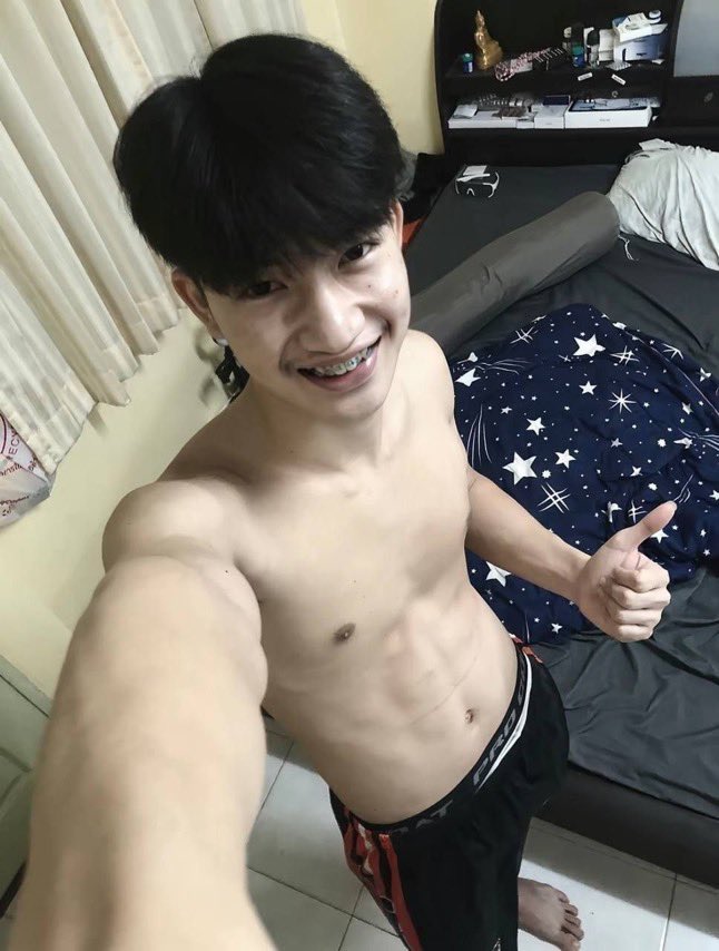 syoul185801's tweet photo. นักบอลดาวตตแตกกเสียวๆทุกคริป #คริปหลุด https://t.co/PcBXEDz4mb