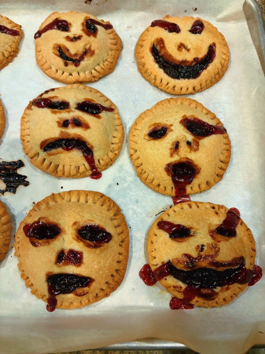 PRODIGYOFLAW's tweet photo. Fellow reagents and friends !!

I made some baked goods!! https://t.co/5R7MvAzbtO