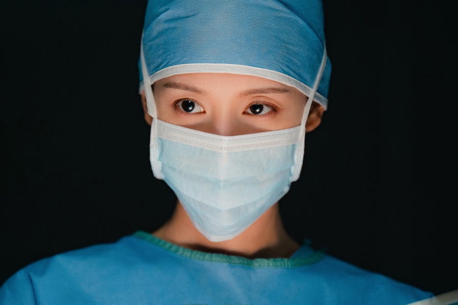 soompi's tweet photo. #KimJiWon Performs High-Risk Surgery As Everyone Watches In "#DoctorX"
https://t.co/G9XPNUmij5 https://t.co/JTE4CH6nl7