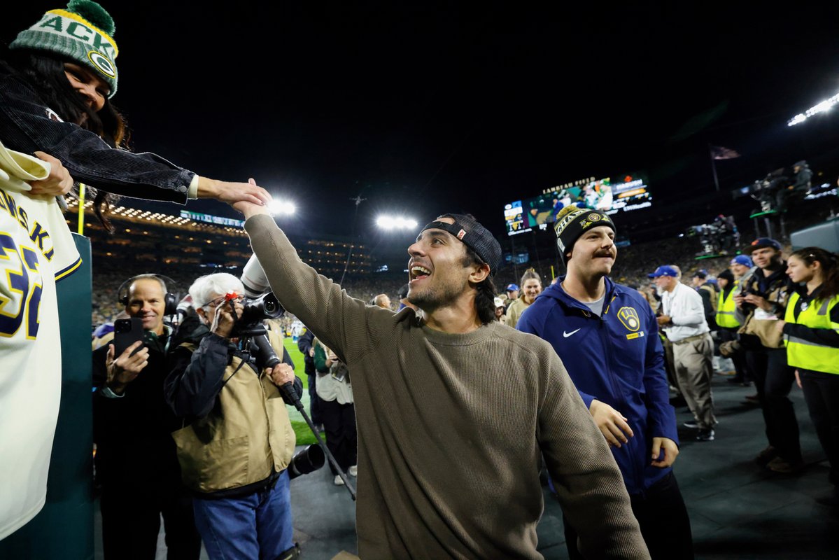 Brewers's tweet photo. Thank you for all the love, GB 🧀

#WonOurWay x @packers https://t.co/95M9qV5iSu