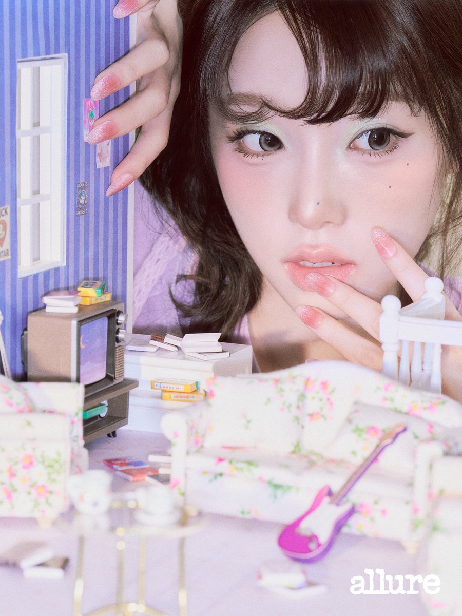 YENA_OFFICIAL's tweet photo. [📢YENA NOTICE]

#allure 11월호

예나와 핑거수트의 만남!

얼루어 코리아 공식 SNS와 11월호에서 확인하세요💛

🔗 https://t.co/fFyFD6nIiM

#최예나 #예나 #YENA
#얼루어
#Figuresuit #핑거수트 https://t.co/YIk1iAhEcf