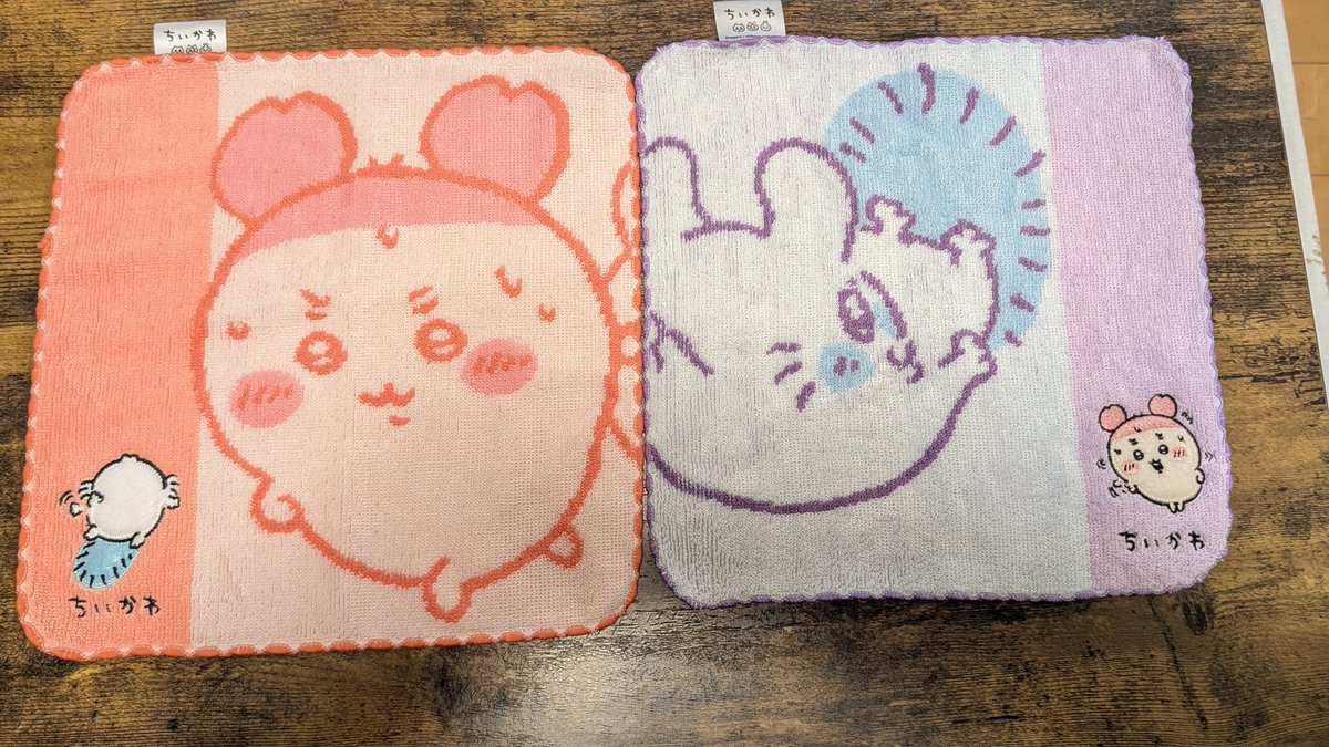 na_kogu's tweet photo. 昨日初めましてちいかわらんど新宿
広くて内装も可愛かった〜店員さんとすごく丁寧で優しい🥰
タオルがー🦀🍑繋がるのー可愛すぎるーー💕
ランダムはやっぱり推しは引けない😂(交換はいいかな〜なので大事に使います☺️) https://t.co/gdnU9PyYbN