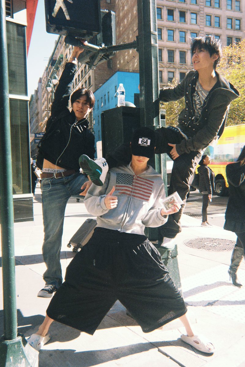 wayfboys's tweet photo. just bought this bad boy🐉

#wayfboys #nyc https://t.co/BDsbmtnhjz