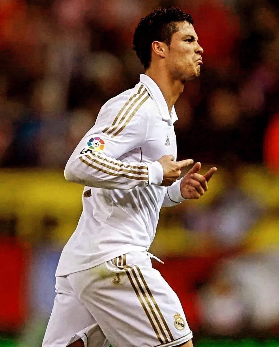 theMadridZone's tweet photo. 🚨 Cristiano Ronaldo hat-tricks breakdown by team:

• Real Madrid: 44
• Portugal: 10 
• Al-Nassr: 7 
• Manchester United: 3 
• Juventus: 3 

Unreal. 🔥 https://t.co/rNOsF5YAhi