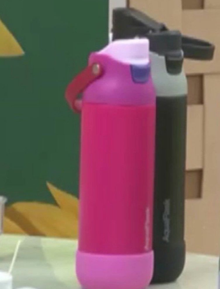azefikori's tweet photo. kahit tumbler nalang yung ayuda ng jeolee, basta lang hindi mapasama si jeo just because he's naturally caring, &amp; gehlee doesn't get pushed into a ship just to fit someone else's agenda. my babies deserve peace, freedom and genuine connections inside the house. 

#JEOLEE https://t.co/bGv3R3EIRV