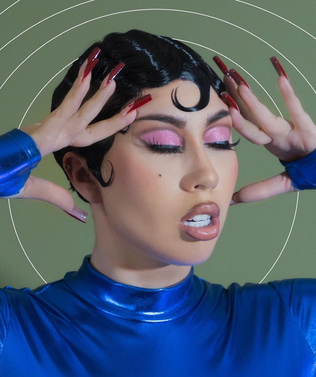 teamkuchi's tweet photo. when you enter the halloween best dressed contest but your opponent is Kali…

#KaliUchis #Kuchis #Halloween https://t.co/4VafD4ya9b