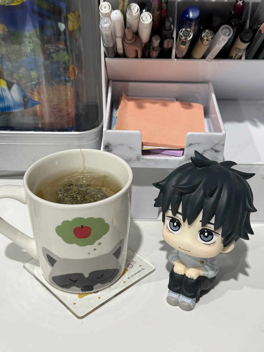 fleurdeokkotsu's tweet photo. showing yuta my new raccoon mug 🥹🦝 https://t.co/7he0CpiHYM