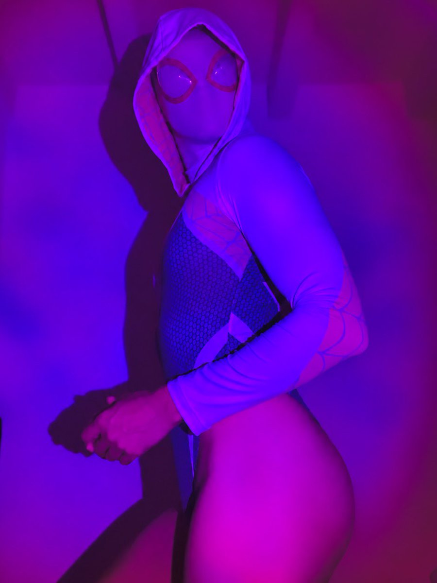 StnJara's tweet photo. Wanna be my Peter Parker tonight? 🕷️🕸️😏 https://t.co/kYnBaLaqCa