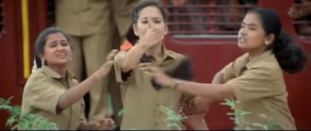 Ak_Annna_'s tweet photo. சுடுகாட்ல இடம் இருக்குனு சொன்ன சீமான் அங்கிள் தள்ளிகோங்க ... சீமான் பேசுனத ஷேர் பண்ண விஜய் ஃபேன்ஸ் இருக்குடா உங்களுக்குர https://t.co/a7la6RaMlq