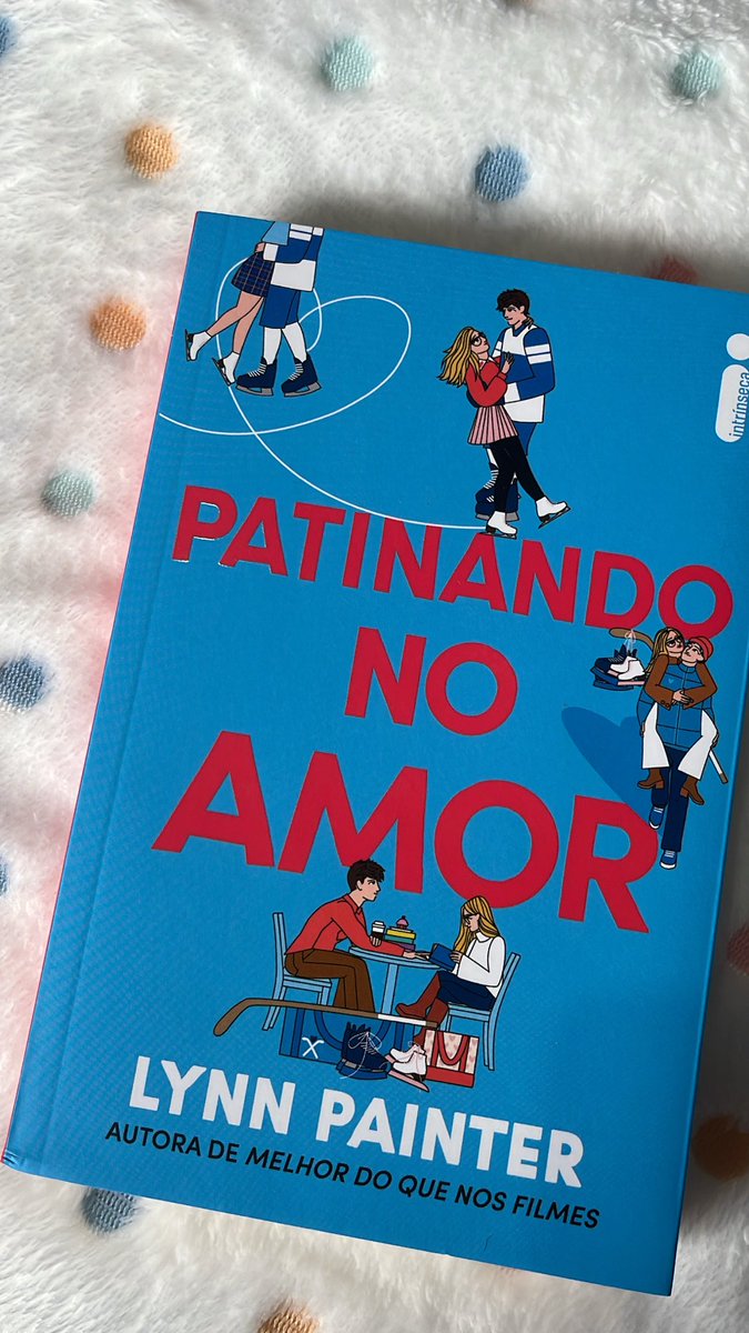 callmebylolo's tweet photo. terminei de ler esse e tenho certeza que esse livro é o amor da minha vida https://t.co/ieLhrAgmEM