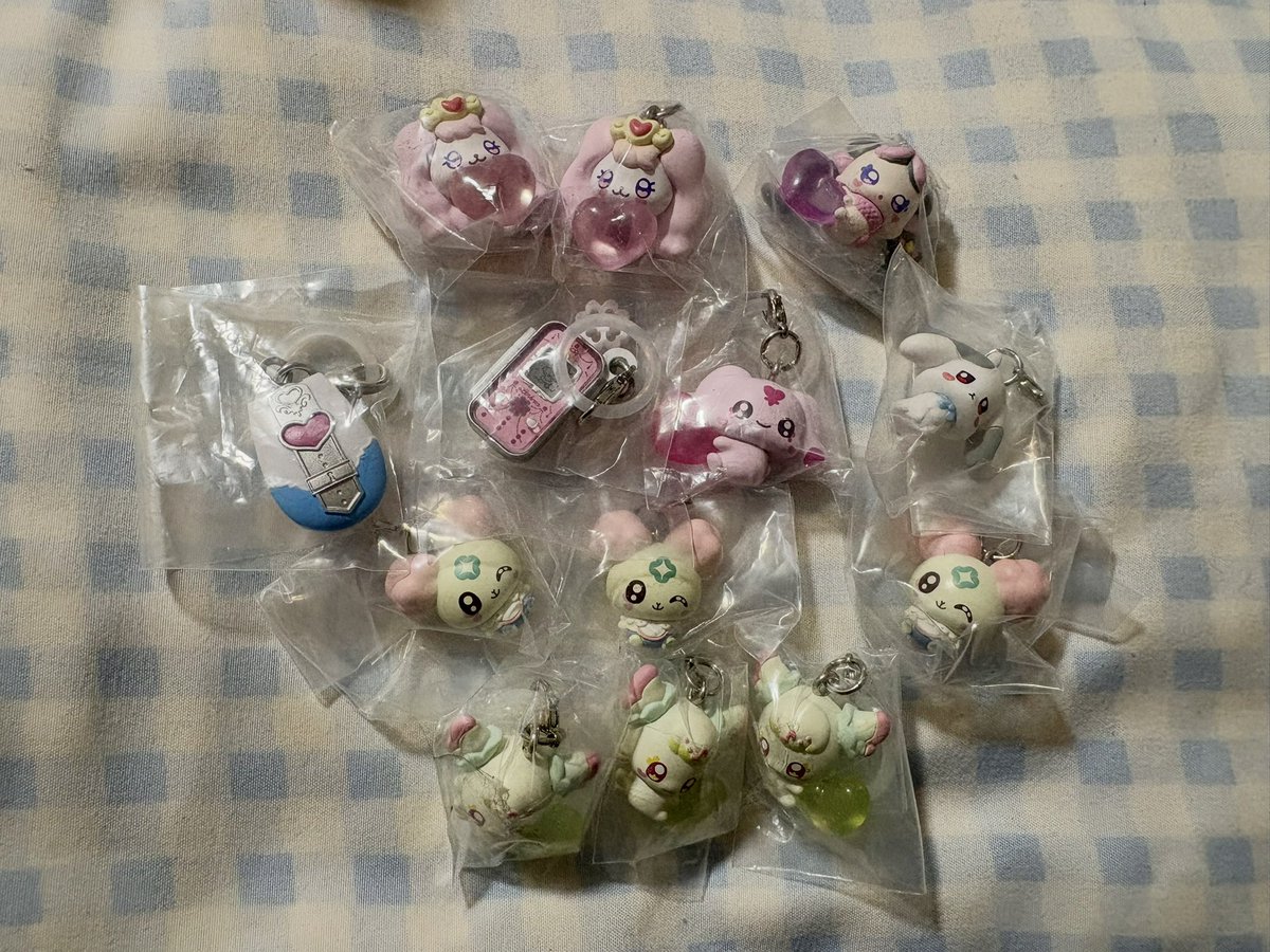 TXT_5HINee's tweet photo. めじるしアクセサリー　譲渡　買取

譲:画像のもの

求:買取

希望額をDMまでお願い致します🙇‍♀️
状態確認などをご希望の方もお気軽にお声掛けください！

パペットスンスン　ゾンゾン　エヴァンゲリオン　たまごっち　みみっち　まめっち　くちぱっち　ぷちきゅあ　プリキュア　ベリエ　ブルーベリエ https://t.co/Znc59FUmfI