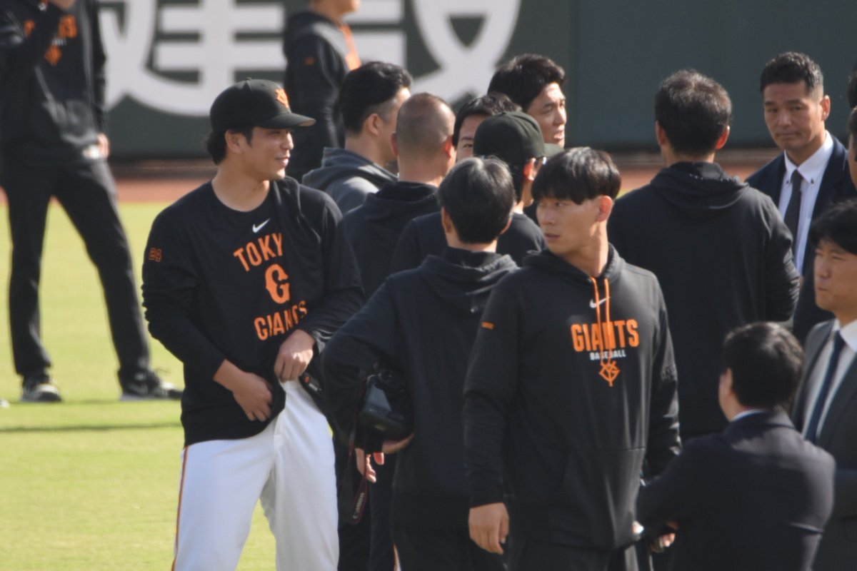 NkTkm_24's tweet photo. 隠れてるけど長野さんとお話してた☺️ https://t.co/a9CZniA3UT